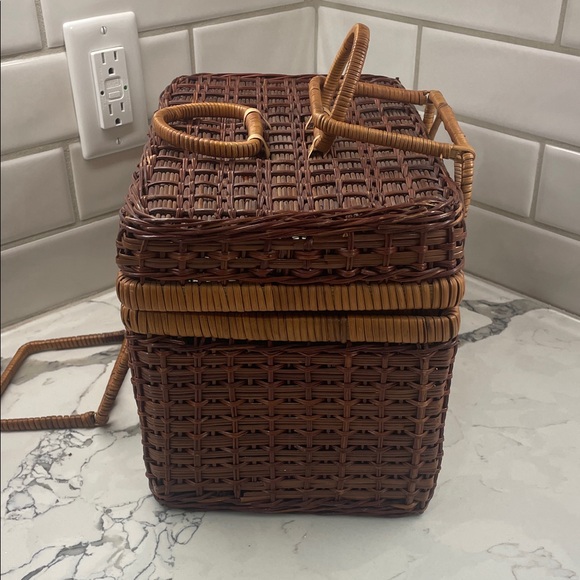 Woven Brown Picnic Basket - Picture 5 of 6